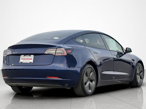 Used 2018 Tesla Model 3 Mid Range image 5