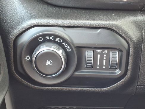 Used 2020 Jeep Wrangler Unlimited Sport image 19