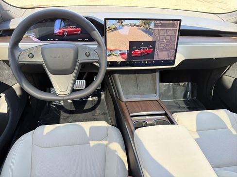 Used 2023 Tesla Model S Standard Range image 11