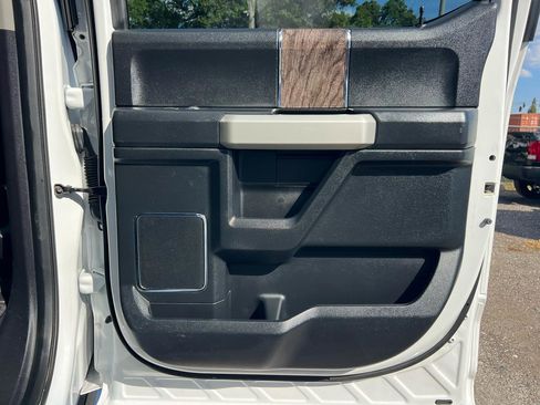 Used 2019 Ford F250 Lariat w/ Lariat Value Package AWD/4WD image 30