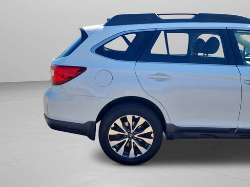 Used 2017 Subaru Outback 2.5i Limited image 31