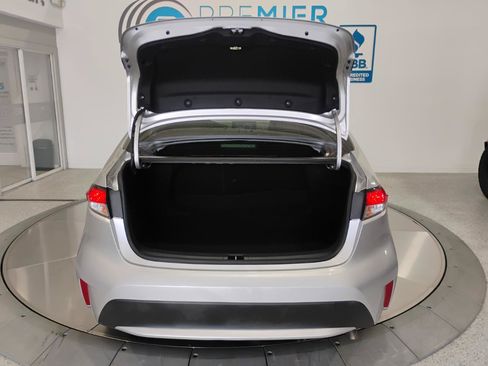 Used 2020 Toyota Corolla LE FWD image 7