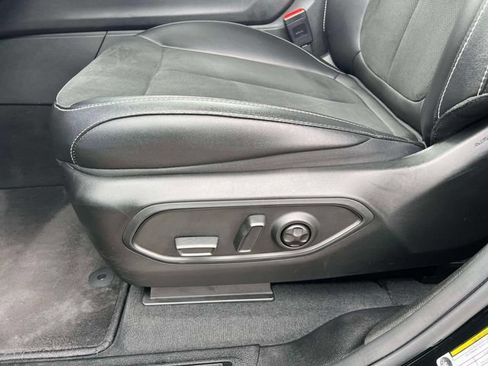 Used 2024 Jeep Grand Cherokee L Laredo AWD/4WD image 27