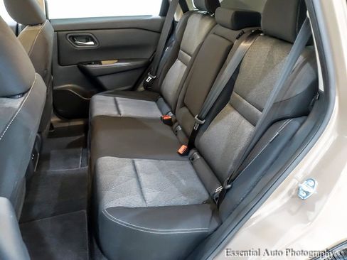 Used 2024 Nissan Rogue SV image 16