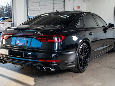 Used 2022 Audi S8 4.0T image 6