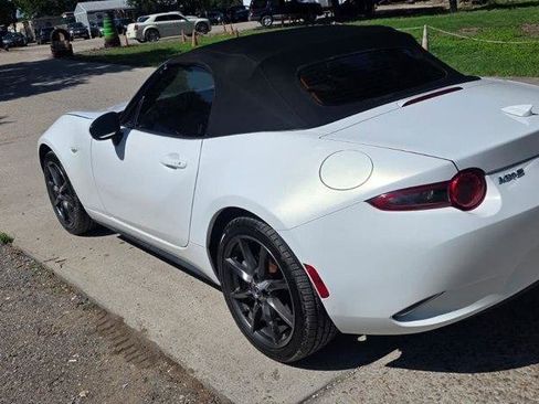 Used 2017 MAZDA MX-5 Miata Grand Touring RWD image 9