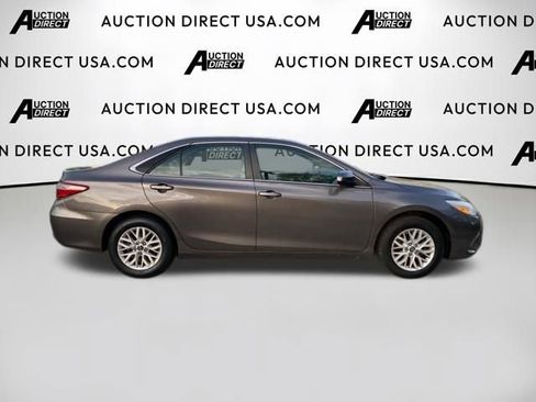 Used 2016 Toyota Camry LE image 22