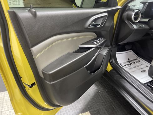 Used 2025 Chevrolet Trax ACTIV w/ Sunroof Package image 10