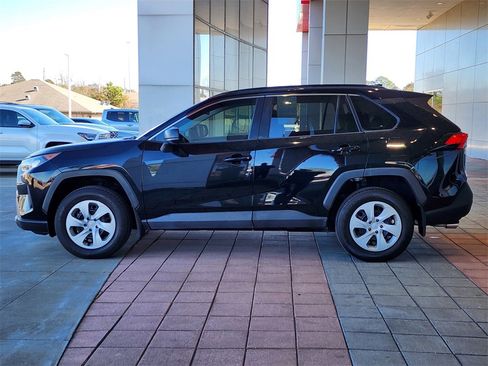 Used 2020 Toyota RAV4 LE image 32