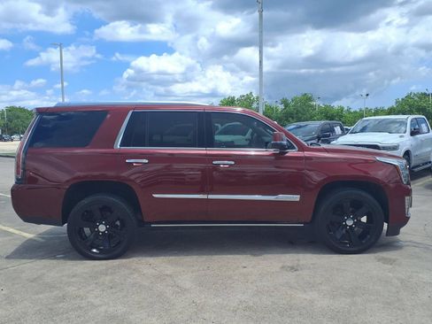 Used 2020 Cadillac Escalade Premium Luxury AWD/4WD image 4