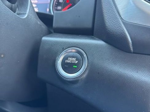 Used 2022 GMC Terrain SLT w/ Elevation Edition FWD image 11