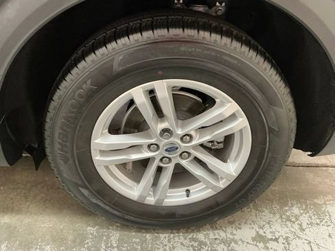 Used 2023 Ford Explorer XLT RWD image 10