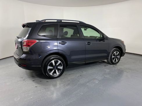 Used 2017 Subaru Forester 2.5i Premium w/ All-Weather Package image 6