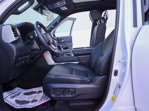Used 2025 Toyota Tundra Limited image 34