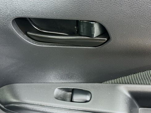 Used 2019 Nissan Kicks S FWD image 29