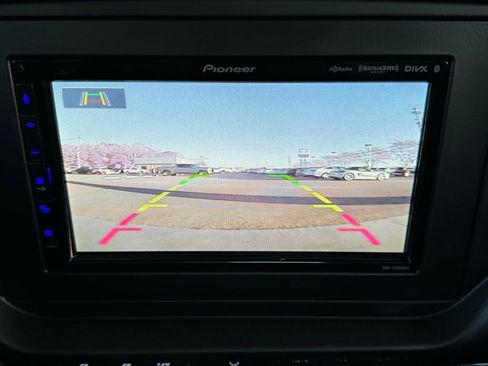 Used 2020 Chevrolet Camaro LT image 31