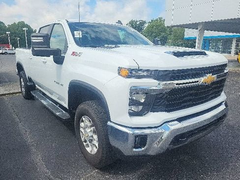Used 2025 Chevrolet Silverado 2500 LT AWD/4WD image 4