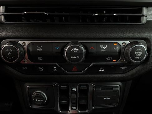 Used 2025 Jeep Wrangler Unlimited Sport AWD/4WD image 25