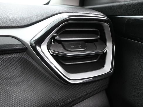 New 2025 Chevrolet TrailBlazer LT w/ Convenience Package FWD image 28