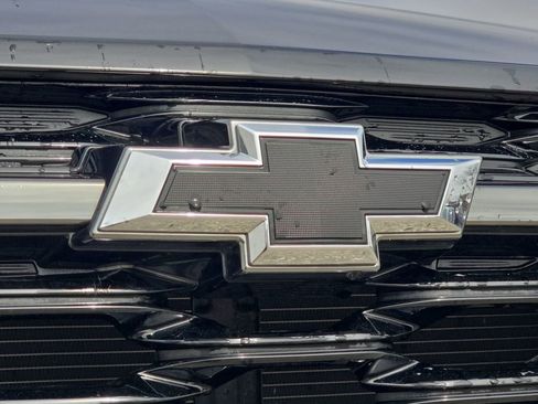 Certified 2025 Chevrolet Trax RS w/ Sunroof Package image 32