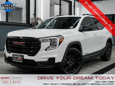 Used 2023 GMC Terrain SLE w/ Driver Convenience Package image 1