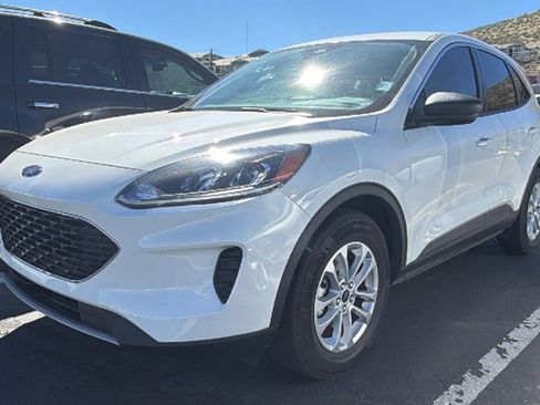 Used 2022 Ford Escape SE w/ Convenience Package image 3