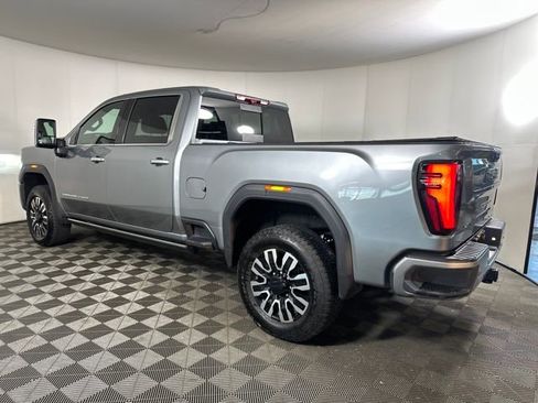 Used 2025 GMC Sierra 2500 Denali Ultimate image 5