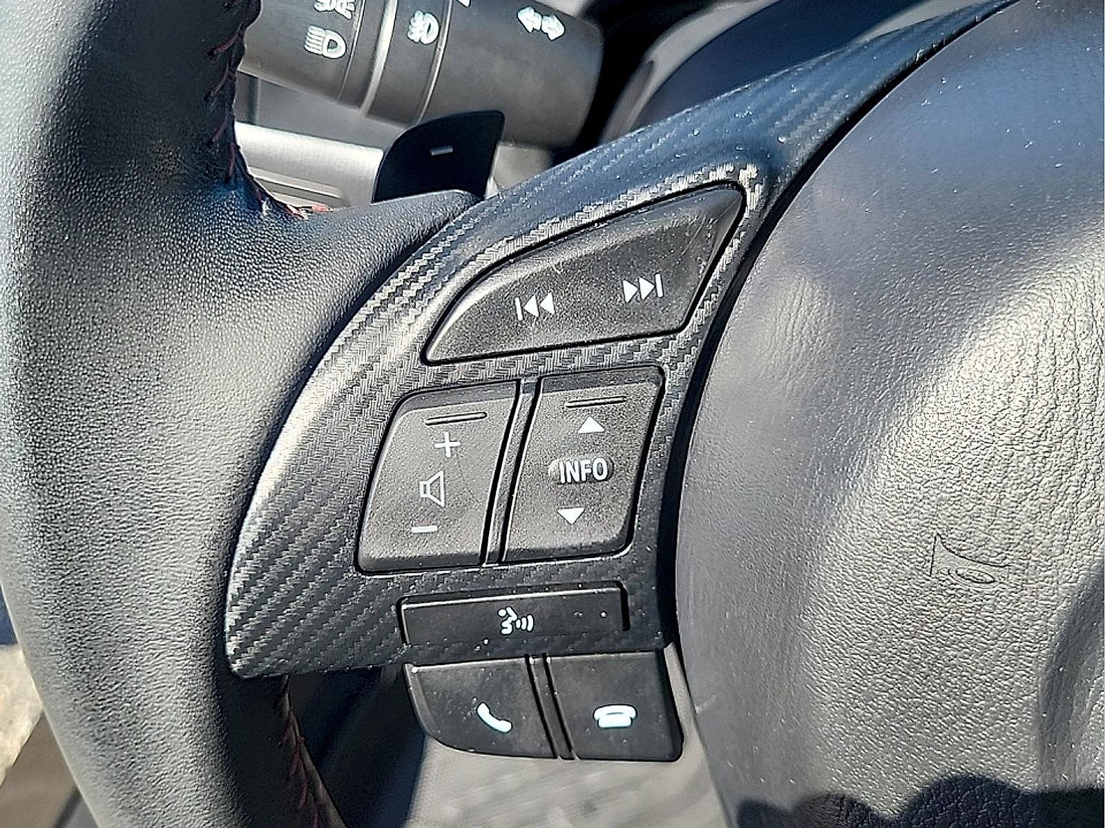 Used 2014 MAZDA MAZDA3 s Touring FWD image 17