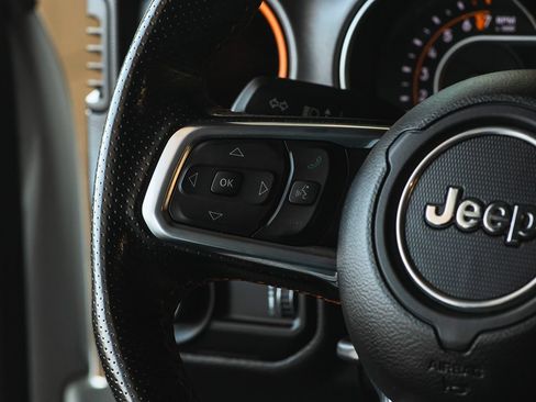 Used 2023 Jeep Gladiator Mojave w/ Cold Weather Group AWD/4WD image 43