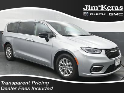 Used 2024 Chrysler Pacifica Touring-L