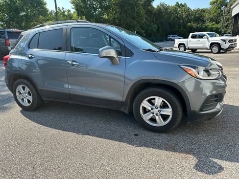 Used 2019 Chevrolet Trax LT w/ LT Convenience Package FWD image 7