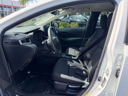 Used 2024 Toyota Corolla LE w/ LE Convenience Package FWD image 11