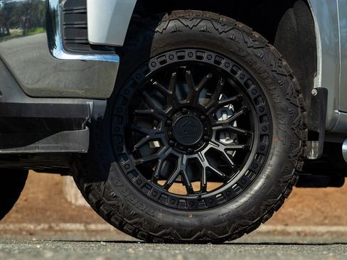 Used 2020 Chevrolet Silverado 1500 LT w/ All-Star Edition image 3