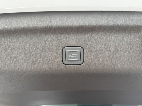 New 2026 GMC Yukon XL Elevation w/ LPO, Illumination Package image 42