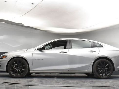 Used 2022 Chevrolet Malibu LT FWD image 35