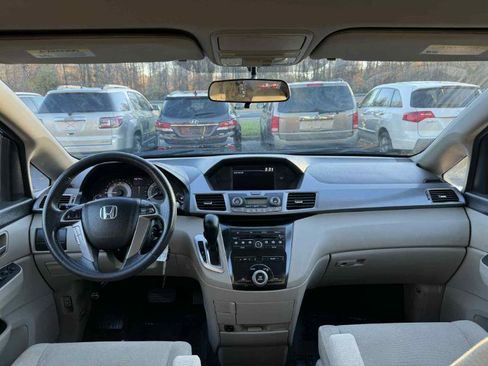 Used 2013 Honda Odyssey LX image 17