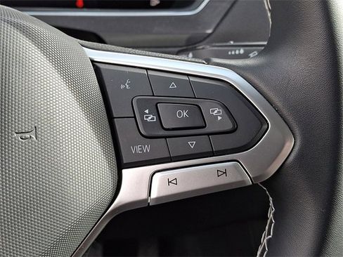 Used 2022 Volkswagen Tiguan SE image 22