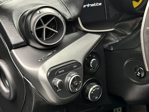 Certified 2014 Ferrari F12 Berlinetta image 13