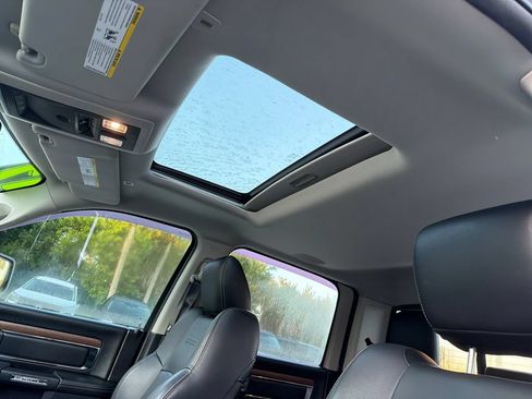 Used 2017 RAM 1500 Laramie w/ Convenience Group AWD/4WD image 18