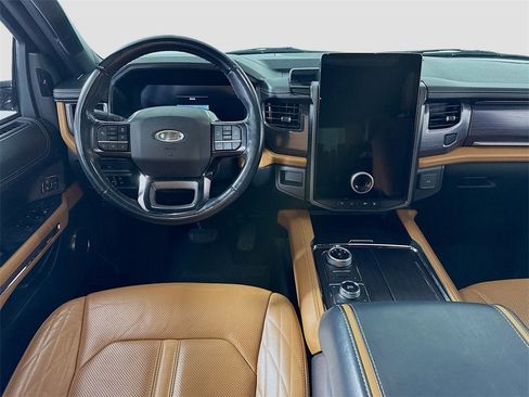 Used 2022 Ford Expedition Max Platinum image 2