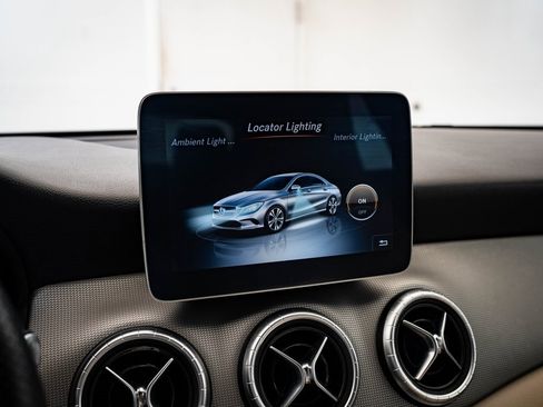 Used 2019 Mercedes-Benz CLA 250 4MATIC image 30