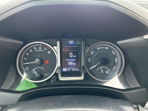 Used 2022 Toyota Tacoma Limited image 16