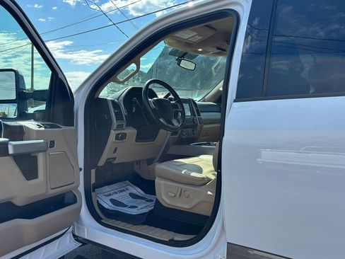 Used 2019 Ford F250 Lariat w/ Chrome Package image 18