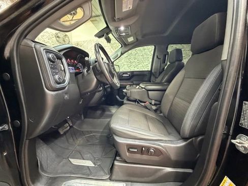 Used 2019 Chevrolet Silverado 1500 LT Trail Boss w/ Convenience Package AWD/4WD image 18