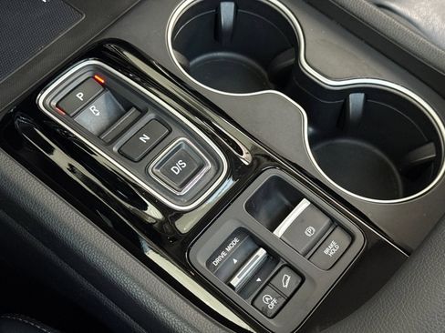 Certified 2023 Honda Pilot Touring image 25