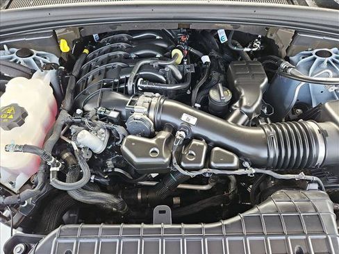 Used 2025 Jeep Grand Cherokee Altitude AWD/4WD image 30