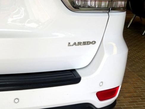 Used 2017 Jeep Grand Cherokee Laredo image 63