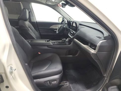 Certified 2024 Toyota Grand Highlander Limited image 16