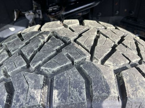 Used 2021 Ford Bronco Black Diamond image 12