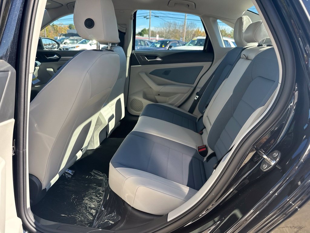 New 2027 Volkswagen Jetta SE FWD image 29
